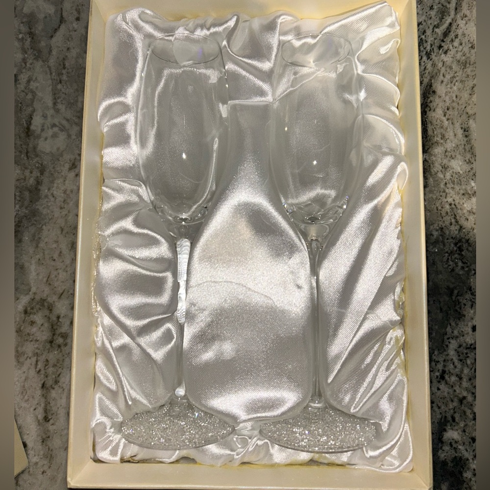 Oleg Cassini Ice Crystal Toasting Flutes
